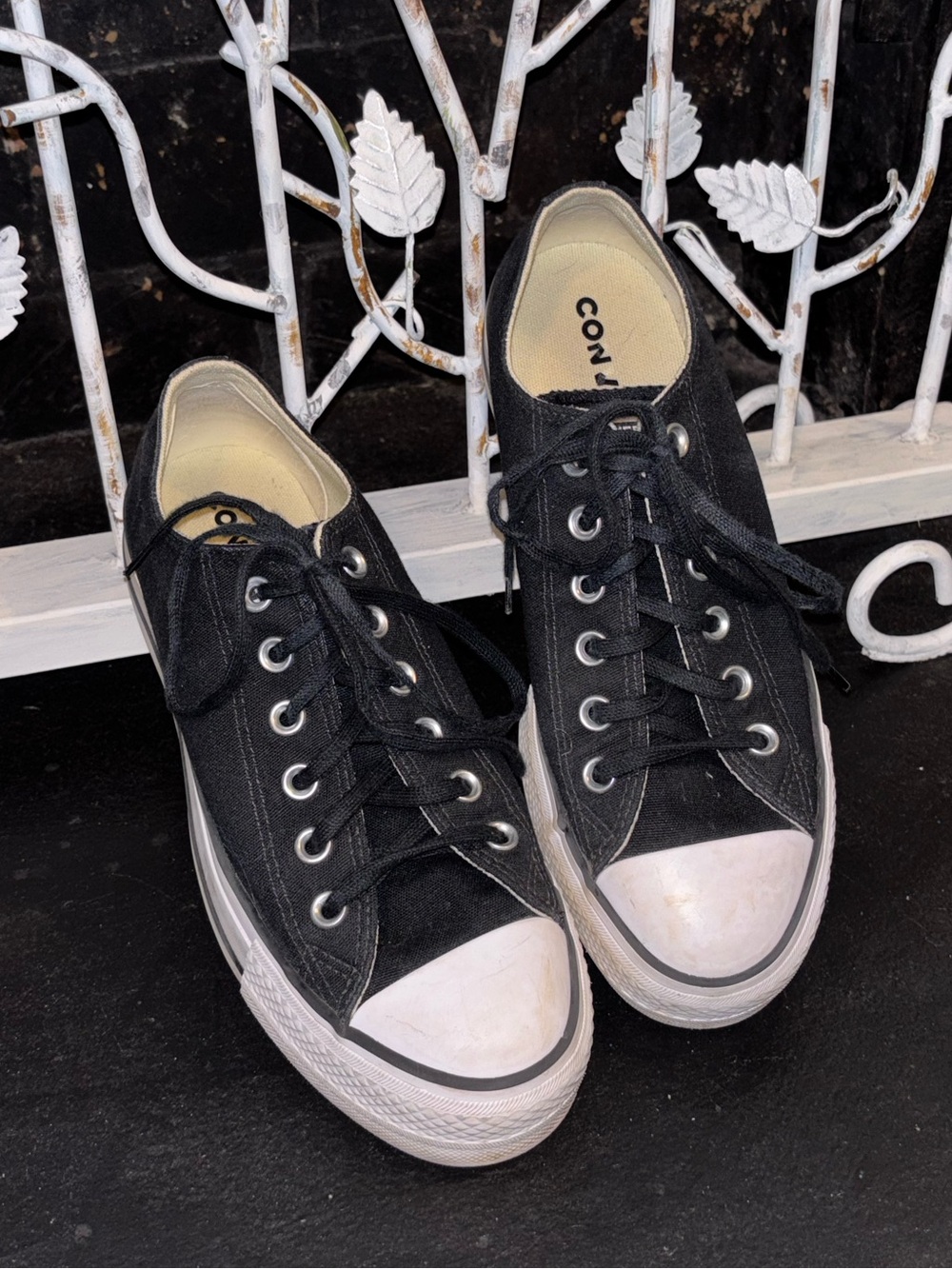 Converse Chuck Taylor All Star Lift Platform Low-Tops. Womens Size 8.5
